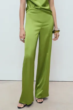Pantalón recto satinado de Mango en Pantalones para argentina