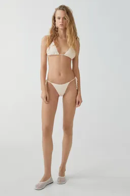 Top bikini crochet abalorios de Mango en Swimwear y Beachwear para argentina