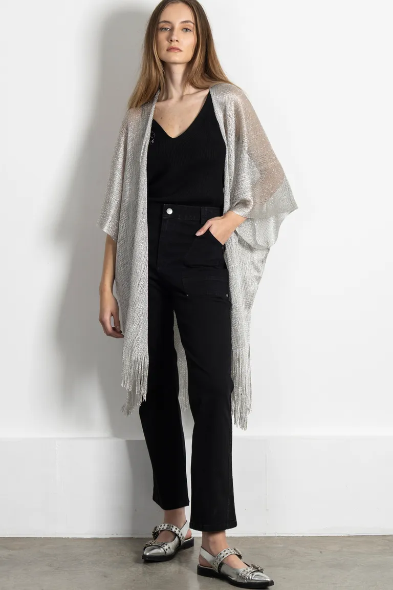 Kimono gris con detalles brillantes, una propuesta sofisticada y versátil de Kill en Kimonos para argentina