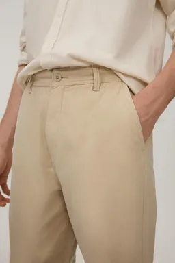 Pantalón chino relaxed de Lefties en Pantalones para argentina