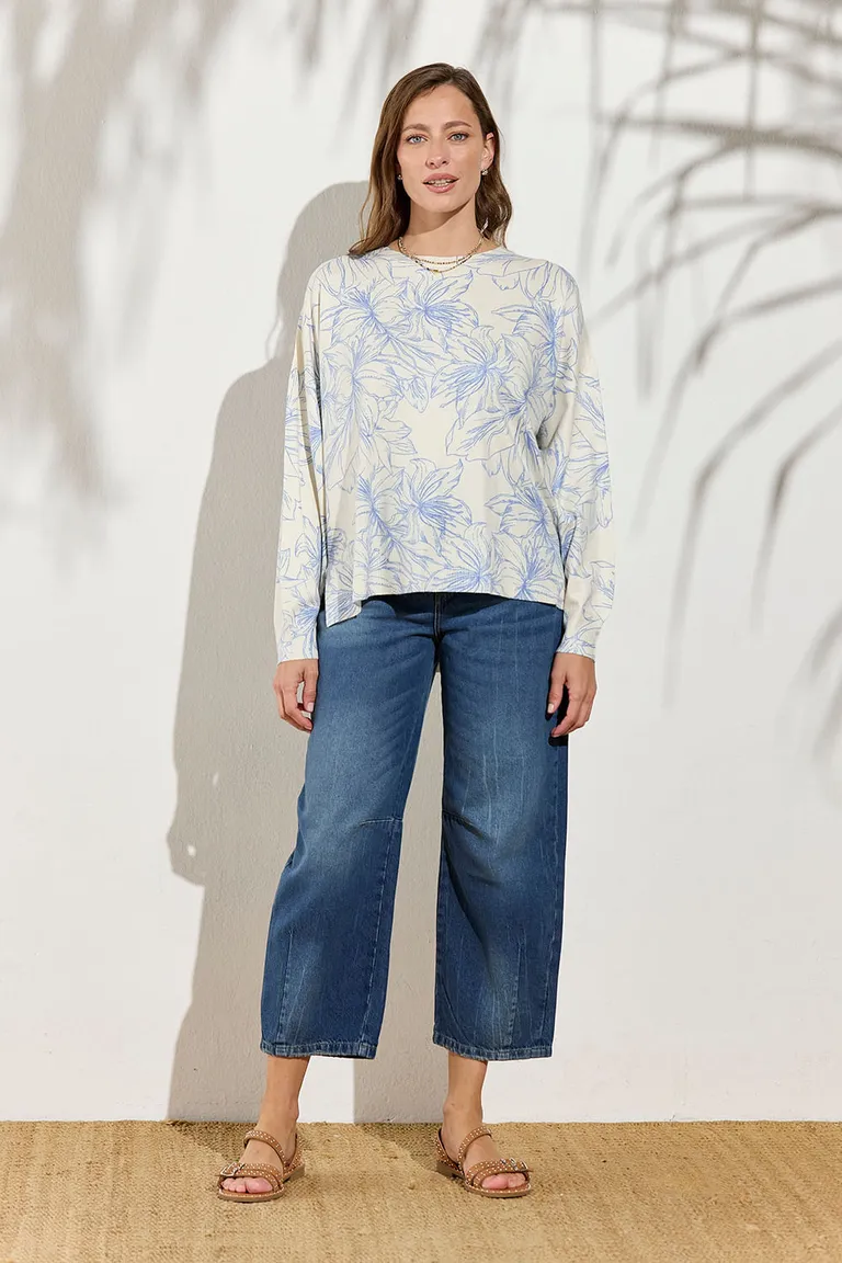 Sweater holgado de diseño floral en tonos claros para una imagen femenina y relajada de Indiastyle en Buzos y Sweaters para argentina