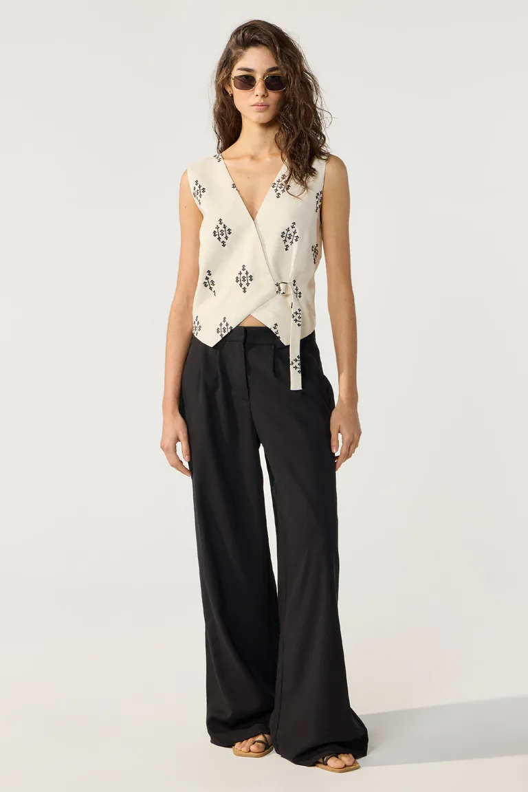 Pantalón wide de lino de tiro alto con presillas y cierre frontal de Cuesta Blanca en Pantalones para argentina