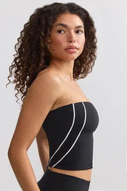 Top bandeau deportivo recorte negro de Oh Polly en Tops para argentina