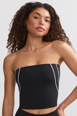 Top bandeau deportivo recorte negro de Oh Polly en Tops para argentina