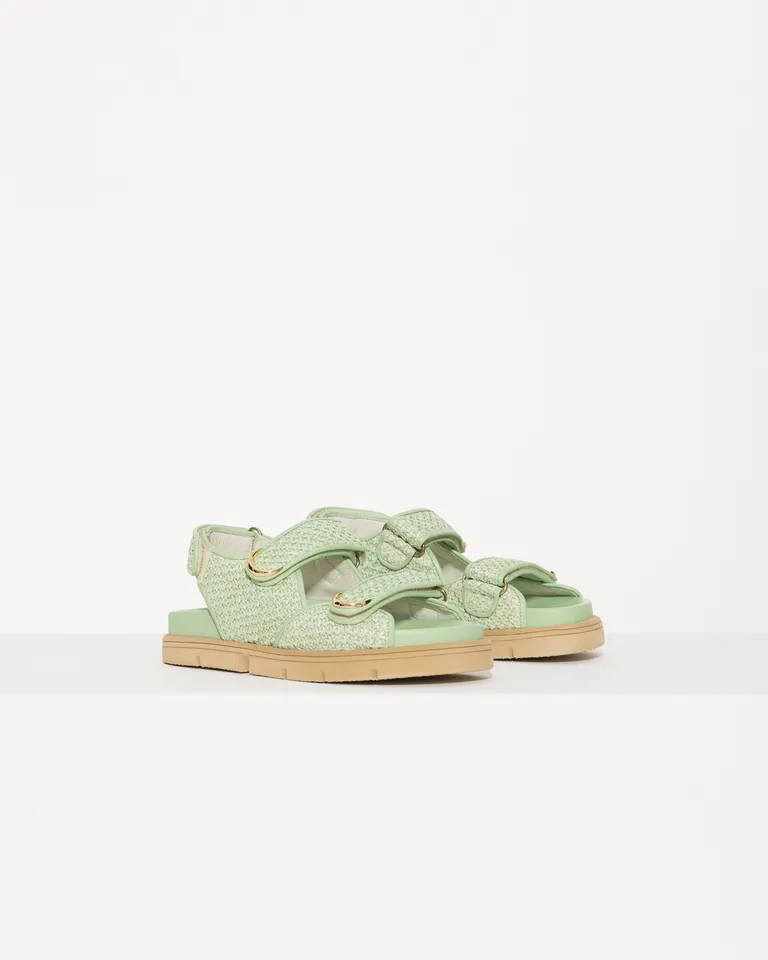 Sandalias de rafia y cuero con detalles modernos y cómoda suela de caucho de Jazmin Chebar en Sandalias para argentina