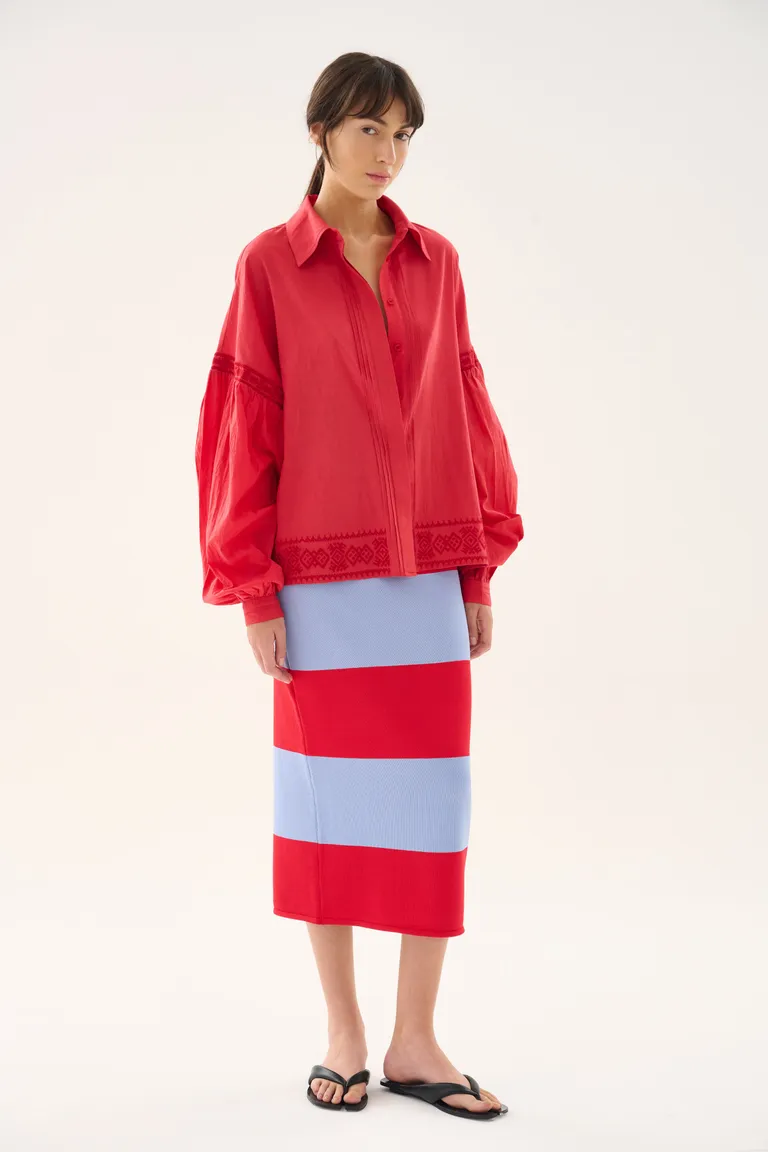 Camisa de voile roja con detalles bordados en mangas y ruedo de Maria Cher en Camisas para argentina