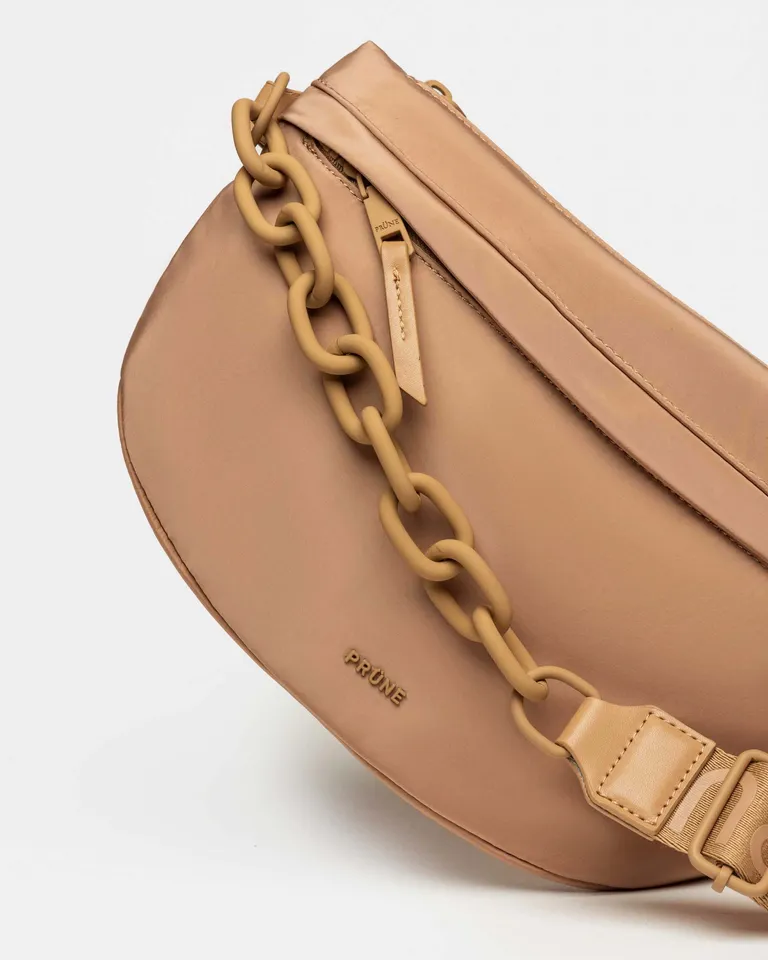 Riñonera match de cadena efecto mate en tonos marrones - Elegancia y estilo en un accesorio versátil de Prüne en Riñoneras para argentina