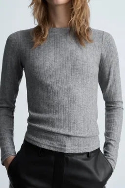 Remera manga larga pointelle de Mango en Buzos y Sweaters para argentina