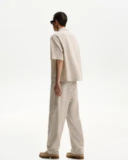 Camisa boxy texturizada manga corta de Bershka en Camisas para argentina