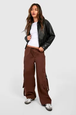 Pantalón cargo recto bolsillos de Boohoo en Pantalones para argentina