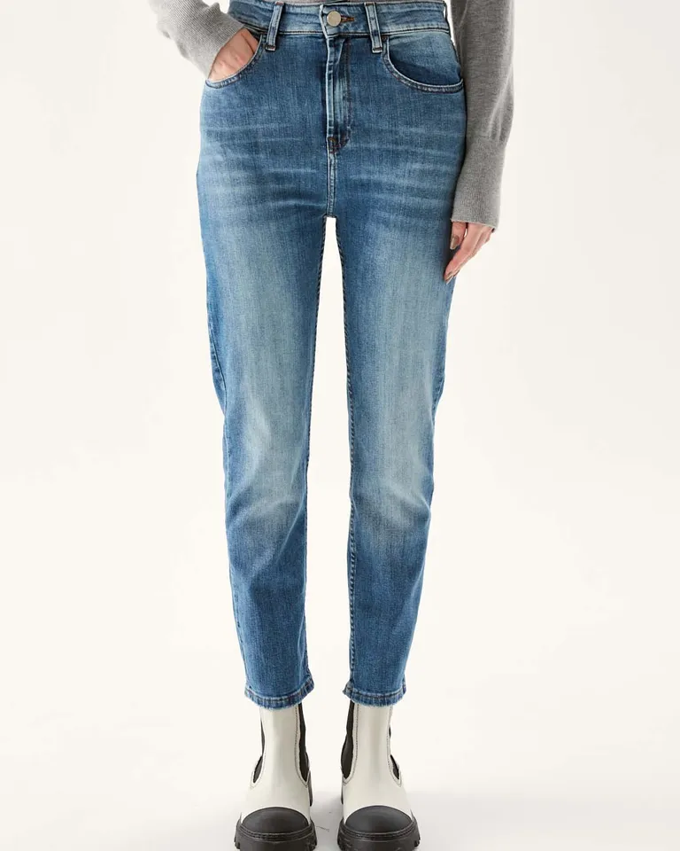 Jean de corte recto y tiro alto con diseño clásico de cinco bolsillos de Furzai en Pantalones para argentina