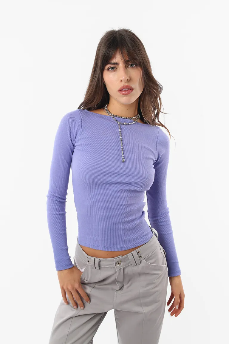 Top de manga larga en tono violeta con cuello bote de Top White en Tops para argentina
