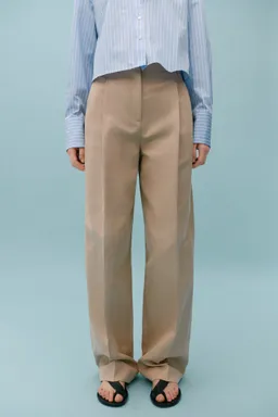 Pantalón recto con pinzas de Mango en Pantalones para argentina