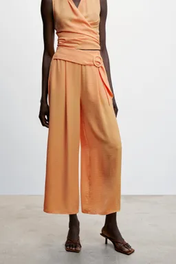Pantalón fluido wideleg de Mango en Pantalones para argentina
