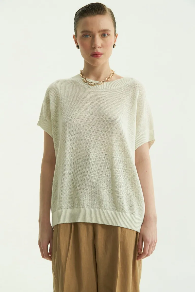 Remera oversize en lino de corte relajado y silueta fresca de Las Pepas en Remeras para argentina