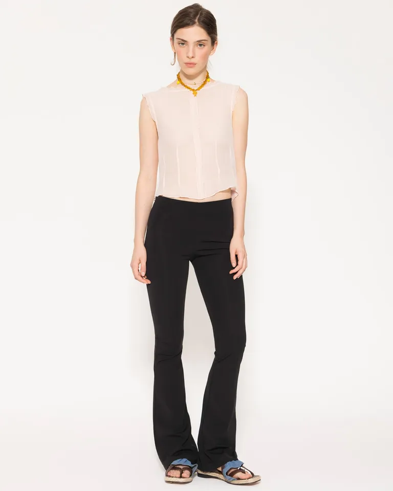 Pantalón de corte ceñido con cintura elástica y bota ancha de Jazmin Chebar en Pantalones para argentina