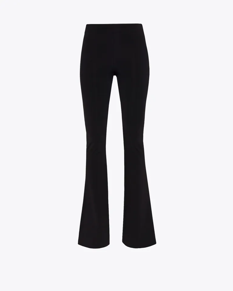 Pantalón de corte ceñido con cintura elástica y bota ancha de Jazmin Chebar en Pantalones para argentina