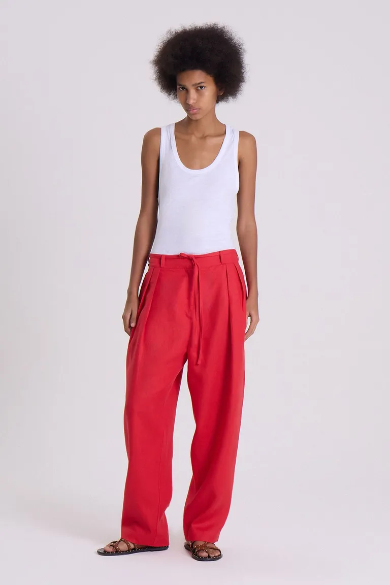 Pantalón ancho de lino rojo con detalles de tablas y bolsillos de Maria Cher en Pantalones para argentina
