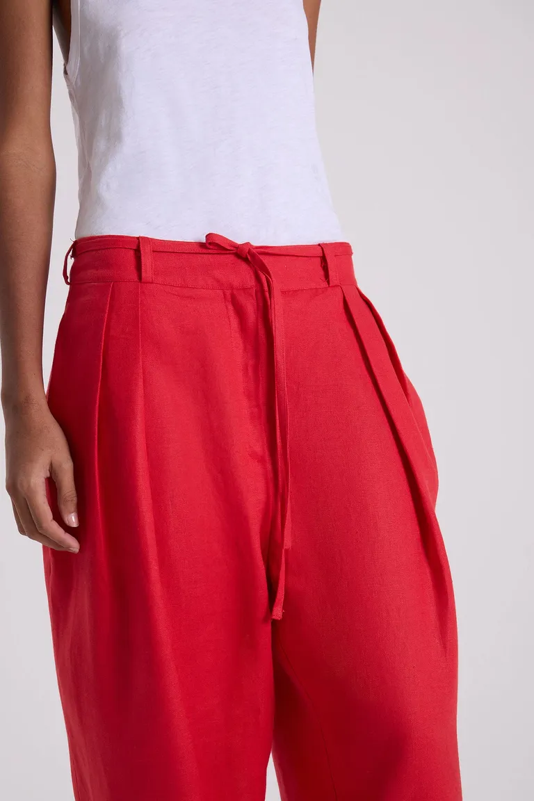 Pantalón ancho de lino rojo con detalles de tablas y bolsillos de Maria Cher en Pantalones para argentina