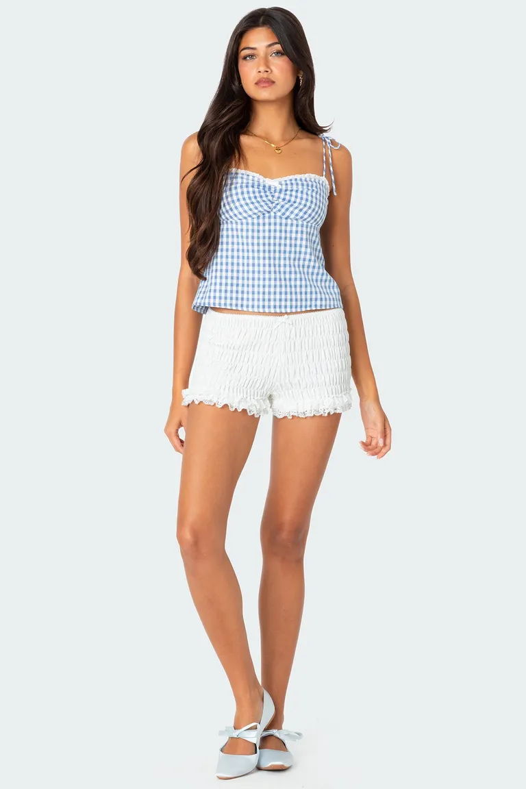 Shorts tali encaje fruncido de Edikted en Shorts para argentina