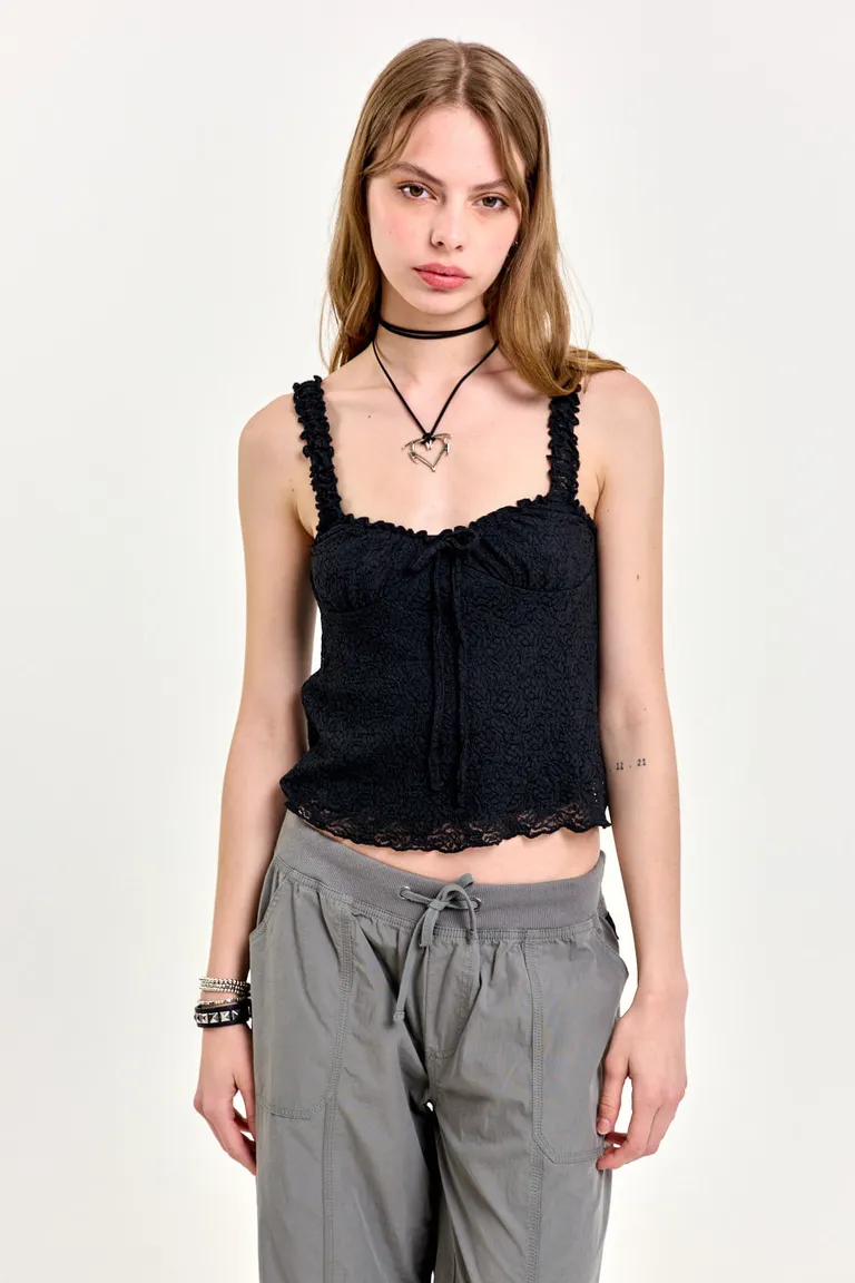 Top de encaje con espalda elástica y breteles finos regulables de 47 Street en Tops para argentina