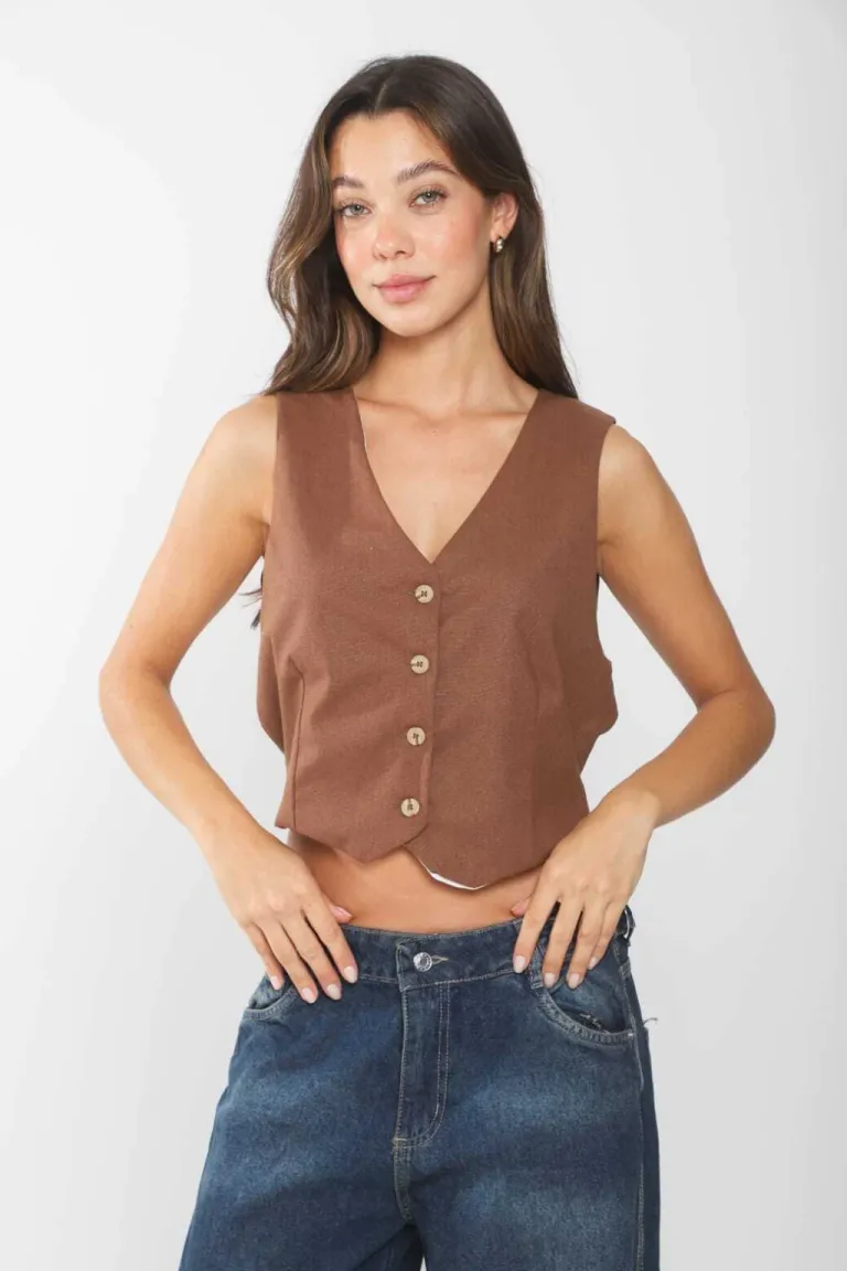 Mono corto evase en lino duro para un look casual y sofisticado de Belle en Monos para argentina