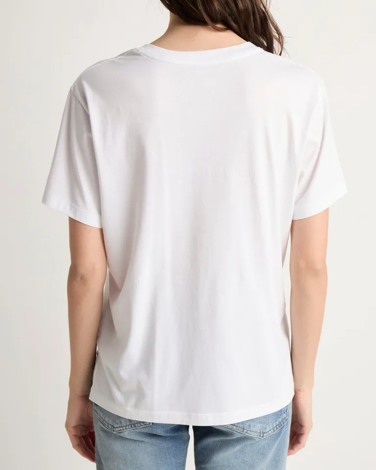 Remera manga corta de algodón pima con escote en V y pequeñas aberturas laterales de Prüne en Remeras para argentina