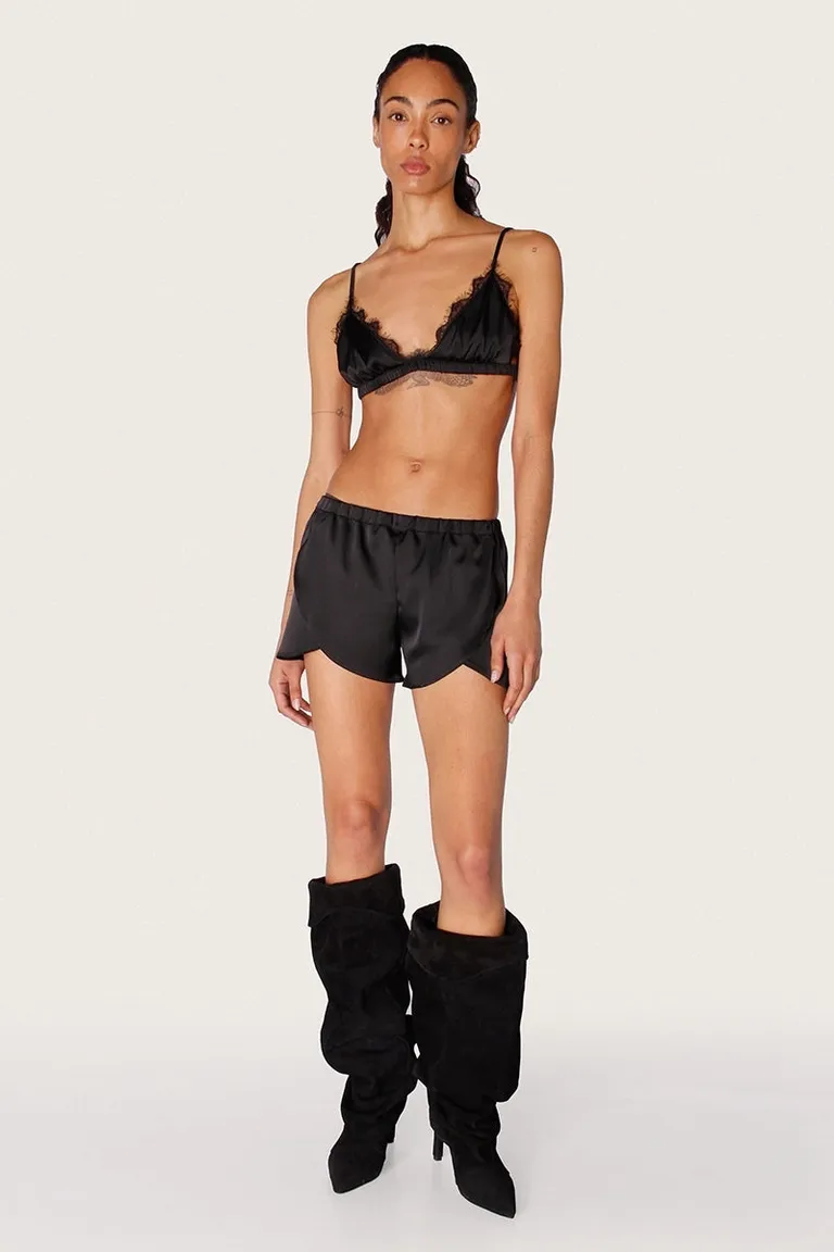 Corpiño triangular de seda negra con puntilla - Diseño elegante y femenino de Sofia Sarkany en Swimwear y Beachwear para argentina