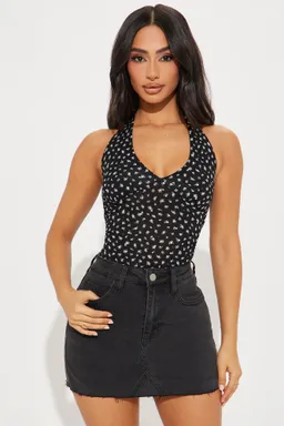 Top halter delilah de Fashion Nova en Tops para argentina