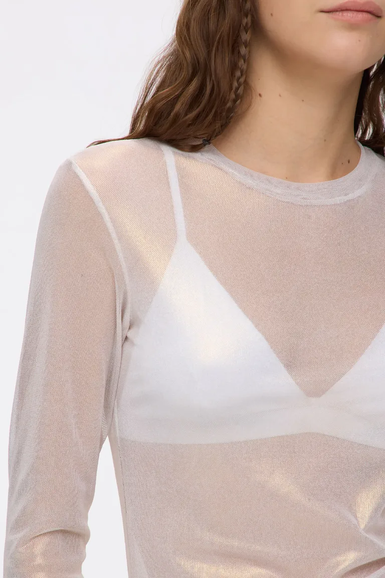 Remera de mangas largas con textura y escote redondo de Cuesta Blanca en Remeras para argentina