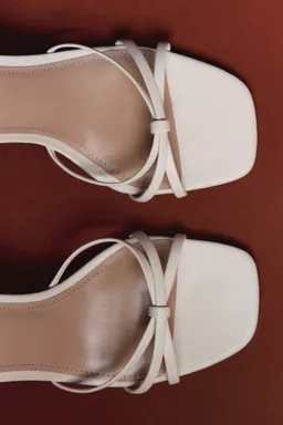 Sandalia tiras con tacón de Mango en Sandalias para argentina