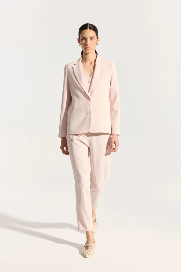 Blazer clásico de corte ajustado en tonos neutros para un estilo sofisticado y elegante de Portsaid en Blazers para argentina