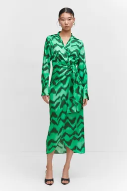 Vestido camisero satinado estampado de Mango en Vestidos para argentina