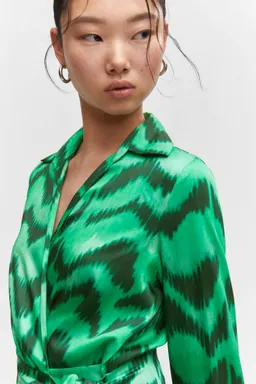 Vestido camisero satinado estampado de Mango en Vestidos para argentina