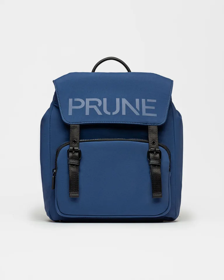 Mochila azul de nylon con logo estampado grande, ideal para un estilo sporty y trendy de Prüne en Mochilas para argentina