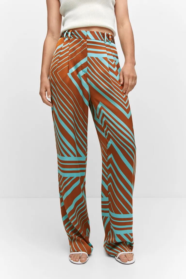 Pantalón satinado estampado de Mango en Pantalones para argentina