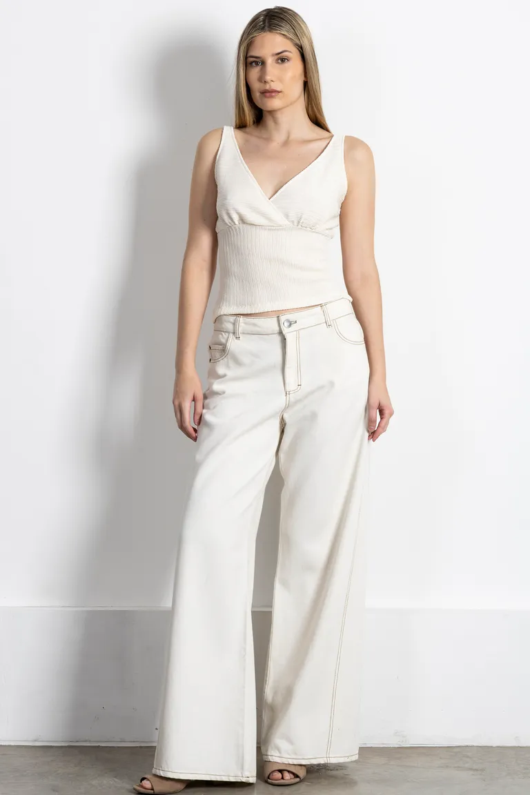 Remera musculosa con escote en V cruzado y frunces en el busto de Kill en Remeras para argentina