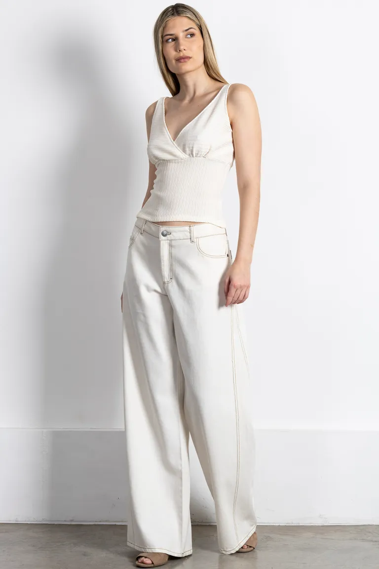 Remera musculosa con escote en V cruzado y frunces en el busto de Kill en Remeras para argentina