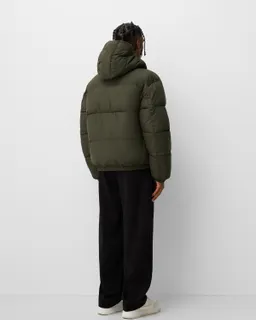 Campera inflable con capucha de Bershka en Abrigos y Camperas para argentina