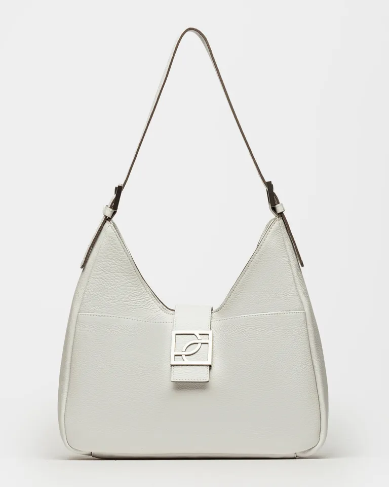 Bolso de cuero graneado con cierre metálico, un accesorio versátil y de diseño atemporal de Prüne en Bolsos y Carteras para argentina