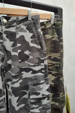 Pantalón Cargo Ancho de Kremia en Pantalones para argentina