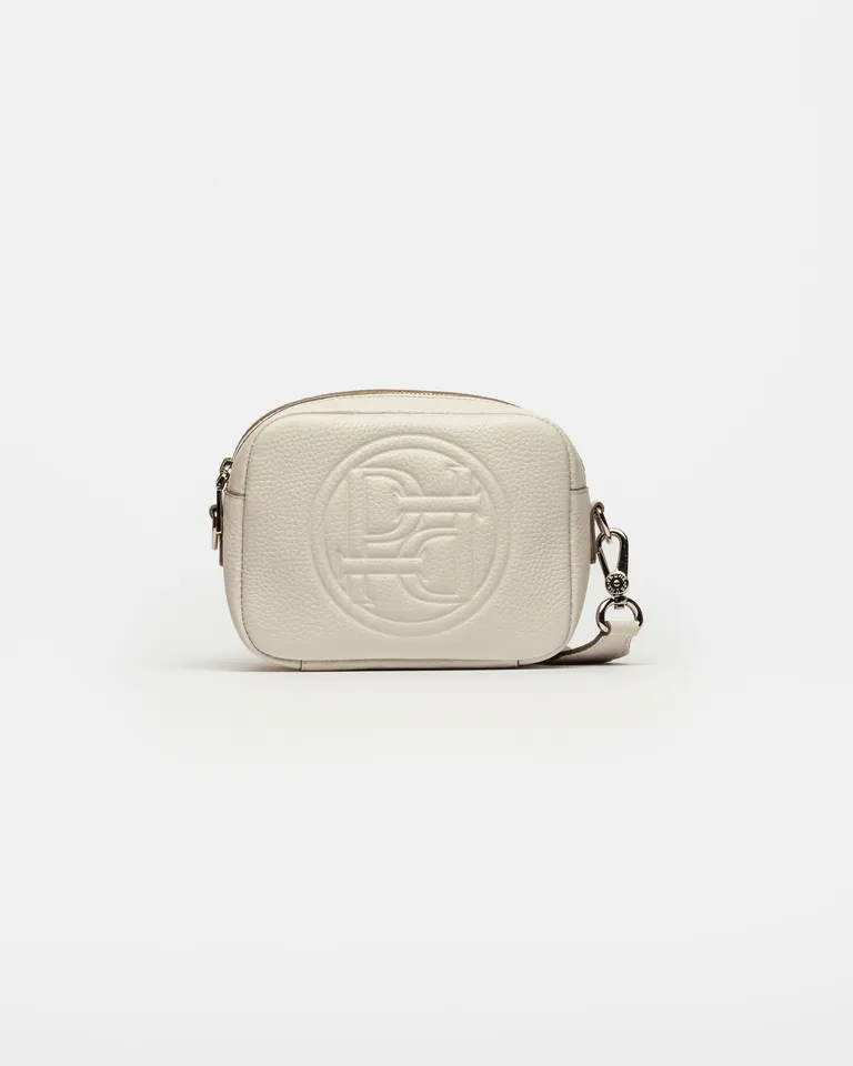 Cartera eterial de cuero graneado beige, diseño clásico y versátil para uso diario y nocturno de Prüne en Bolsos y Carteras para argentina