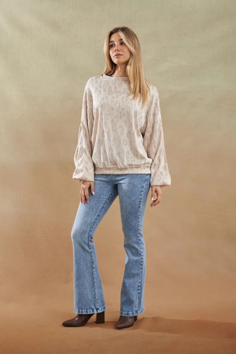 Suéter de diseño oversize con mangas abullonadas en tono beige de Apricot en Buzos y Sweaters para argentina