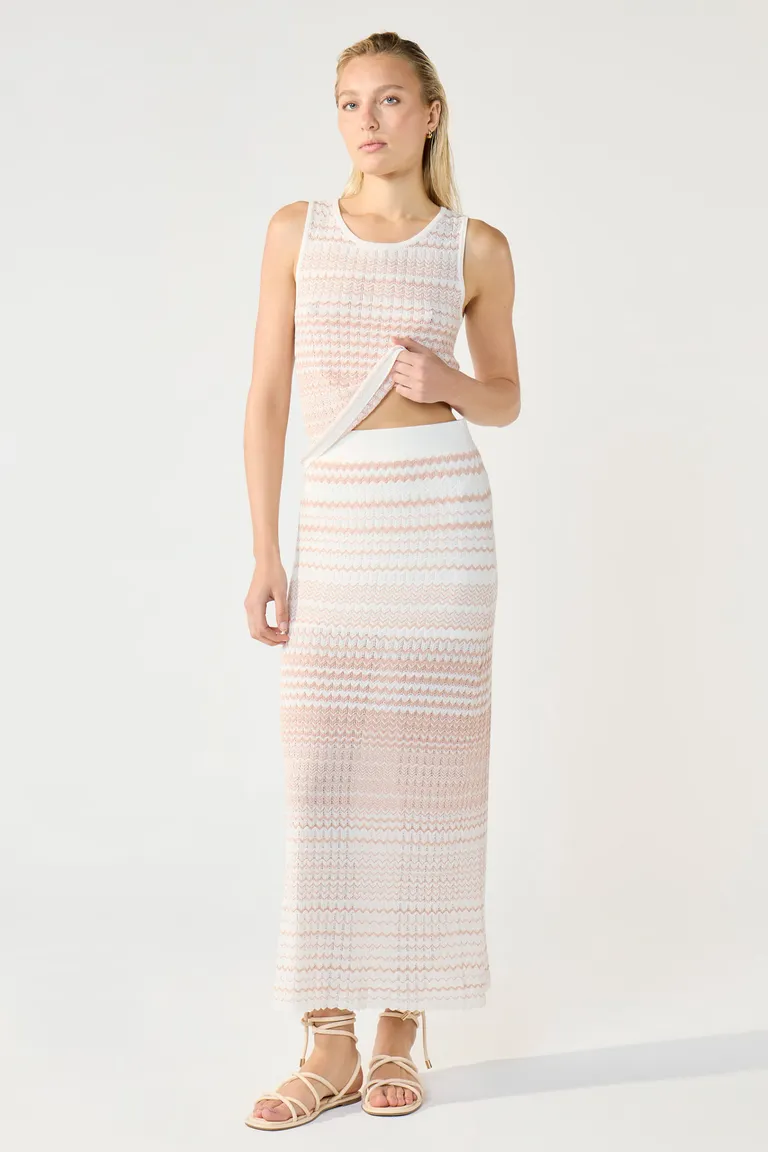 Falda tejida con patrón de rayas en relieve para un look elegante y moderno de Cuesta Blanca en Faldas para argentina