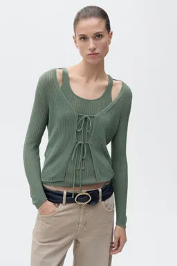 Top punto grueso canalé de Mango en Buzos y Sweaters para argentina