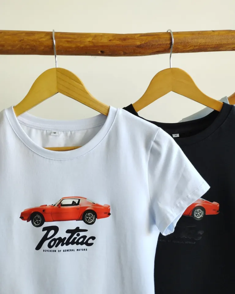 Remera básica de algodón con estampado Pontiac de Lemmon en Remeras para argentina
