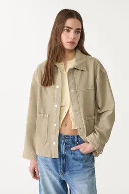 Campera sarga con bolsillos de Stradivarius en Chaquetas para argentina