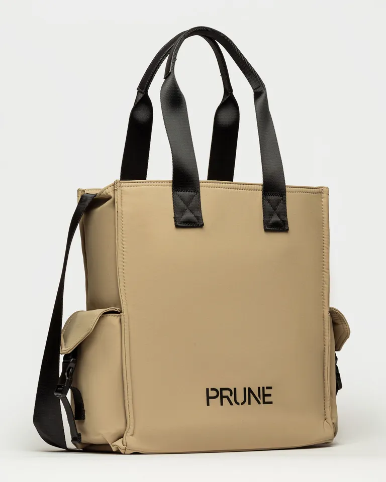 Bolso shopper con doble manija y correa ajustable de diseño urbano y funcional de Prüne en Bolsos y Carteras para argentina