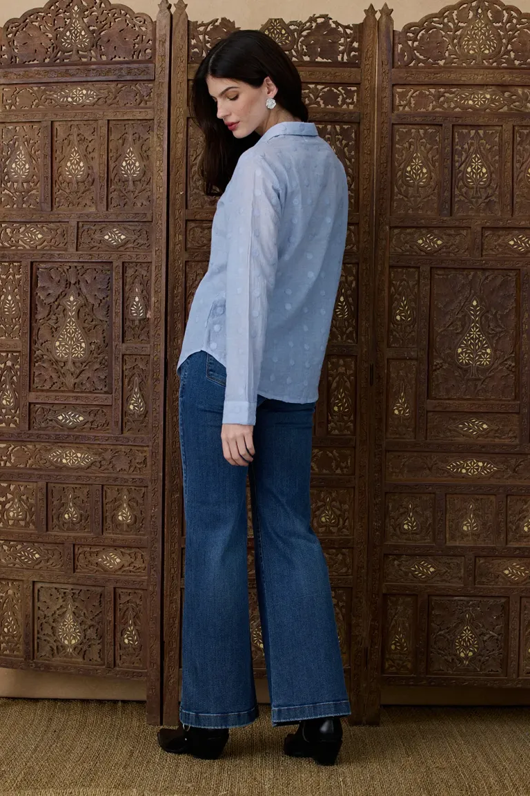 Camisa de mujer manga larga con botones frontales y detalle de textura bordada de Indiastyle en Camisas para argentina