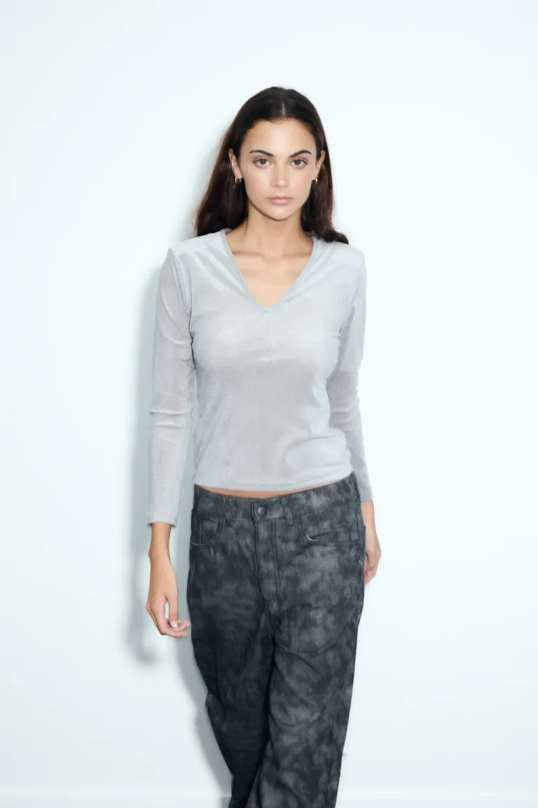 Remera Escote en V de Audaz en Remeras para argentina